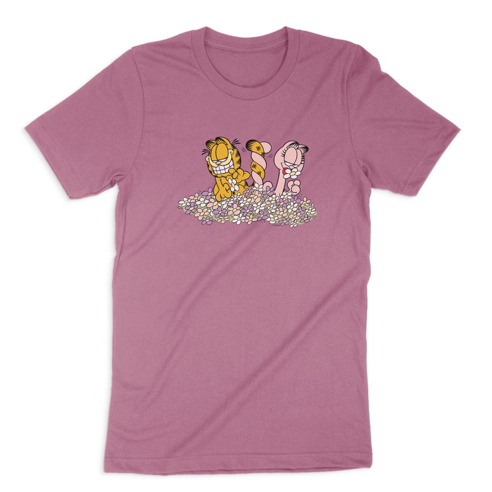GARFIELD CHICKS DIG FLOWERS SHORT SLEEVE T-SHIRT