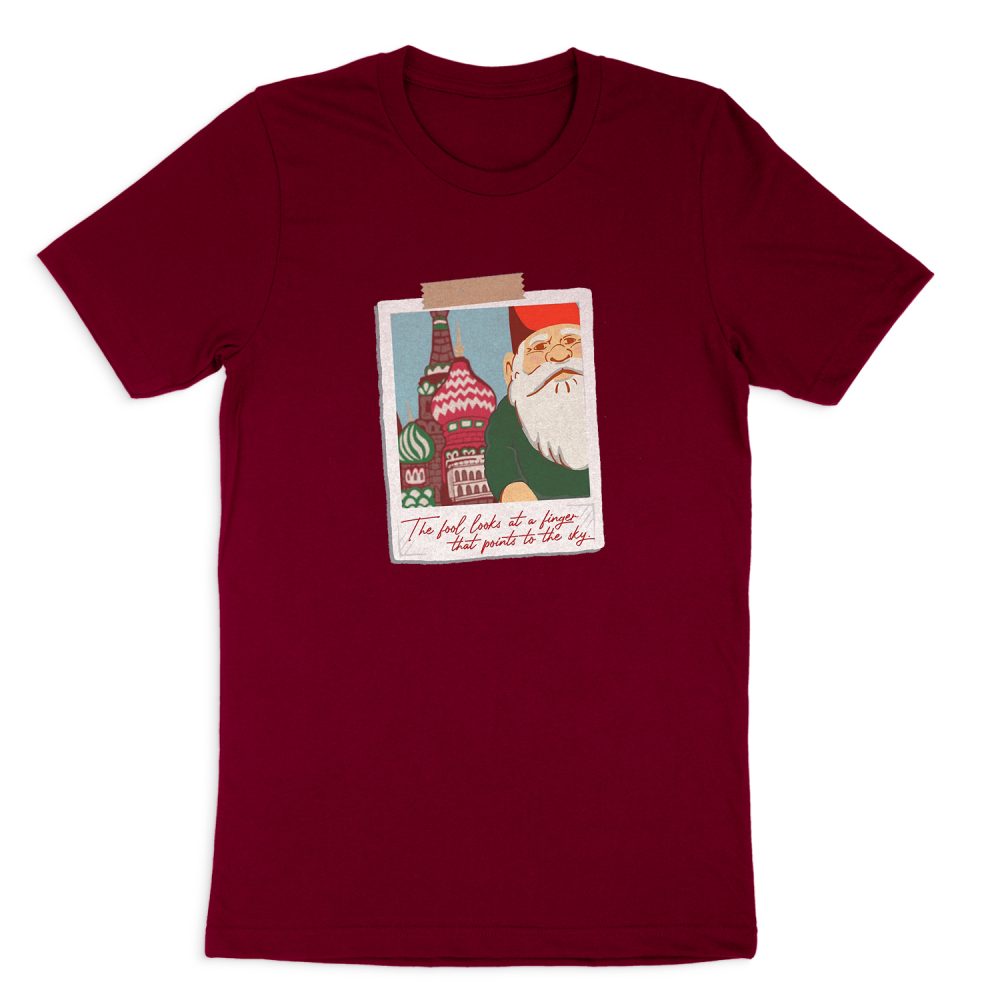 THE FOOL LOOKS AT A FINGER THAT POINTS TO THE SKY - TRAVELLING GNOME SHORT SLEEVE T-SHIRT